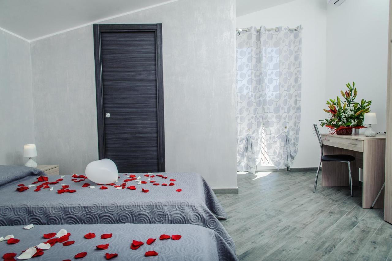 B&B Villa Fiorita 皮亚扎-阿尔梅里纳 外观 照片