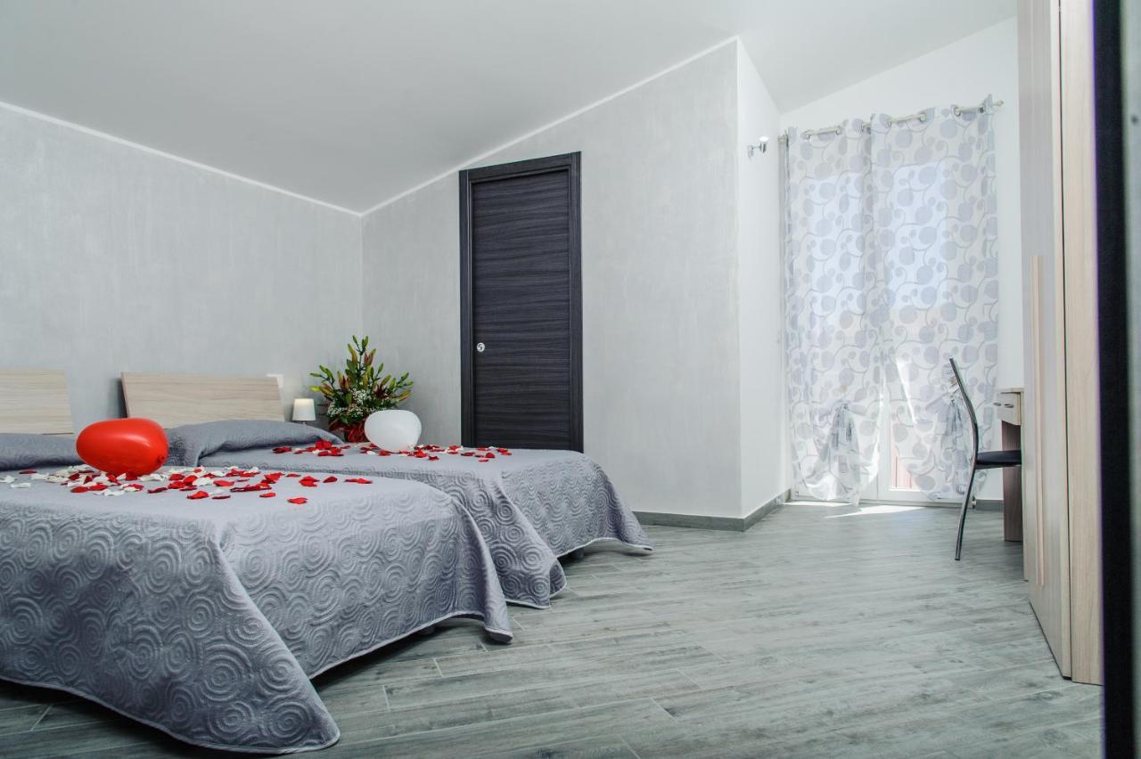 B&B Villa Fiorita 皮亚扎-阿尔梅里纳 外观 照片