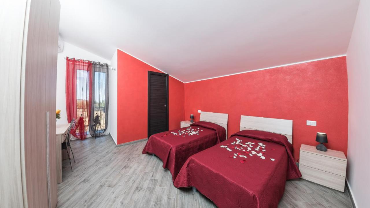 B&B Villa Fiorita 皮亚扎-阿尔梅里纳 外观 照片