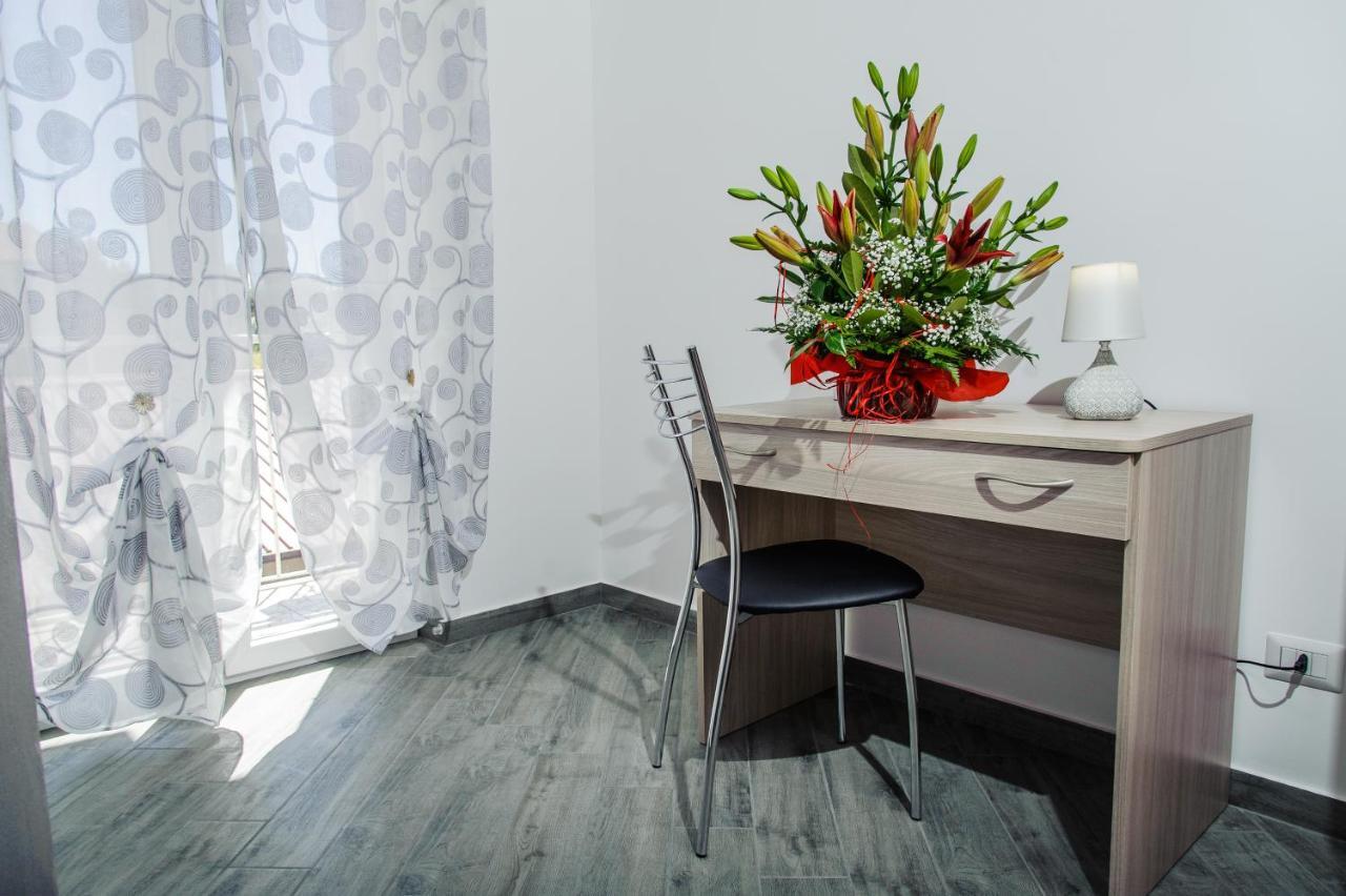 B&B Villa Fiorita 皮亚扎-阿尔梅里纳 外观 照片